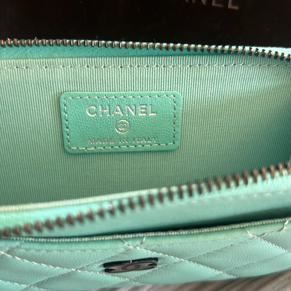 Limited Edition & Authentic CHANEL 24C Turquoise Quilted Card Holder / Wallet - Picture 6 of 8
